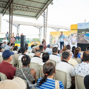 PREFECTURA DE LOS RÍOS ENTREGA 25.000 PLANTAS DE CACAO A PRODUCTORES DE CUATRO CANTONES