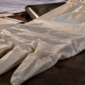 UN GUANTE DE LÁTEX HABRÍA SIMULADO LAS PRESENTACIONES DE UN NARCOTRAFICANTE ALBANÉS QUE YA ESTABA FUERA DE ECUADOR